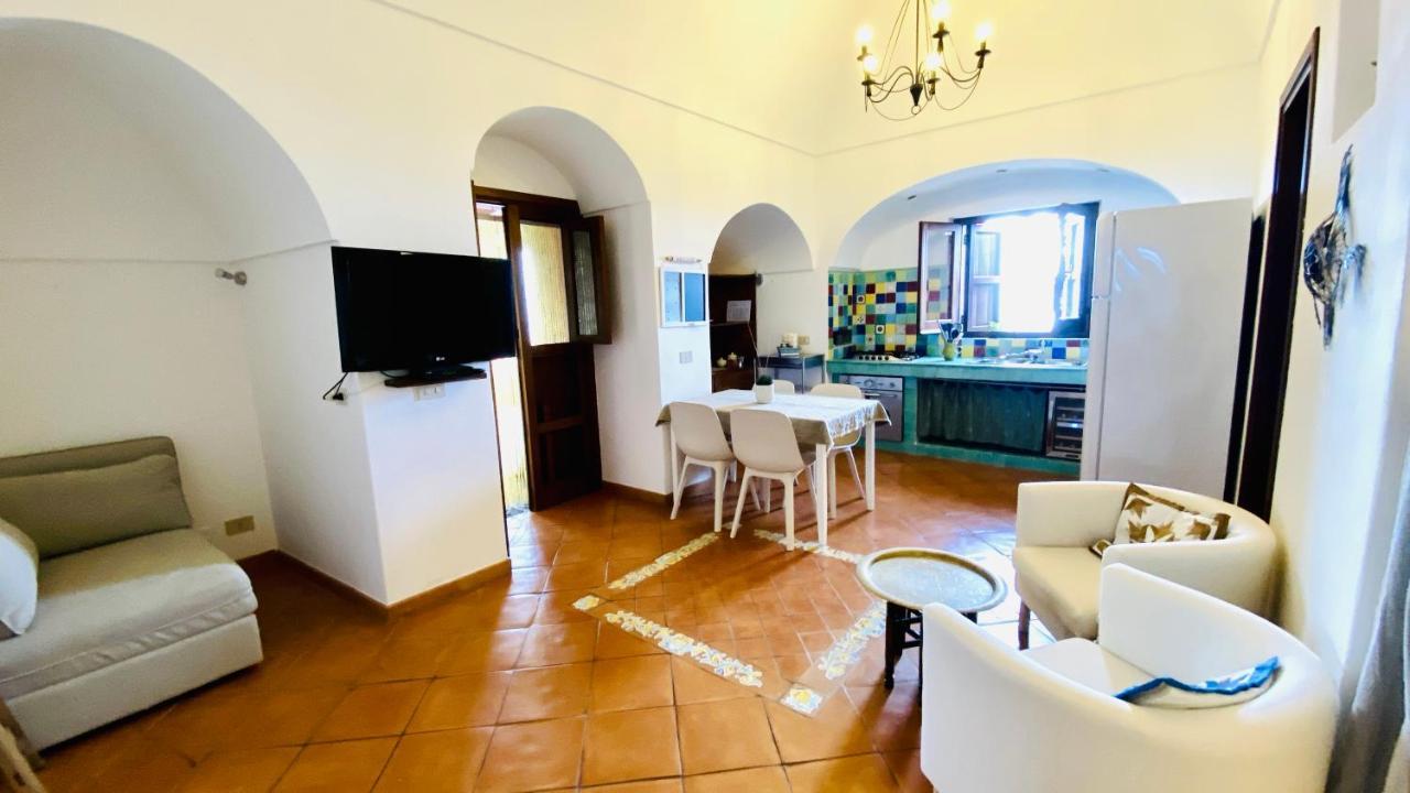 Tgi Dammusi Preziosi Apartment Scauri  Luaran gambar